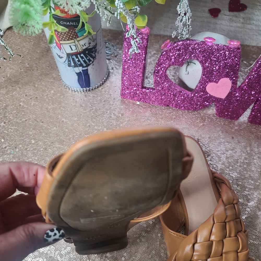 sandals - Picture 5 of 8